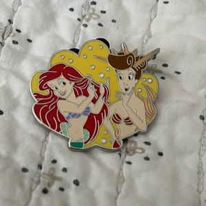 Disney Little Mermaid Mystery Pin - Ariel & Attina